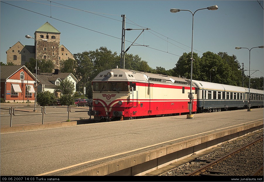 Dr13 2343 (1077) @ Turku satama 09.06.2007
Kaikki junaan!
Avainsanat: Dr13_2343 museojuna 20070609_Hki-Tus-Hy
