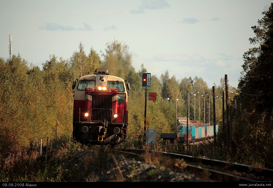 3373 + Alv = 4115 ?
Vaunujen jättö Alavudelle ja veturina sata lasissa takaisin Seinämäelle ->
Avainsanat: Dv12_2715 T3373 alavutelaine 20080909