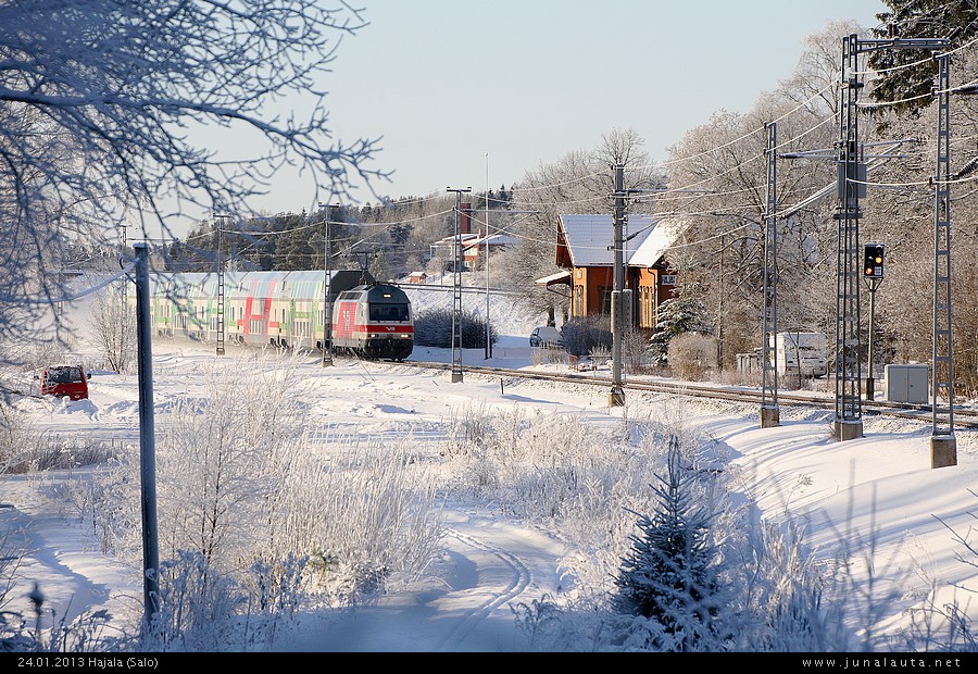 IC²958 @ Hajala 24.01.2013
Avainsanat: IC²958 Sr2_3226