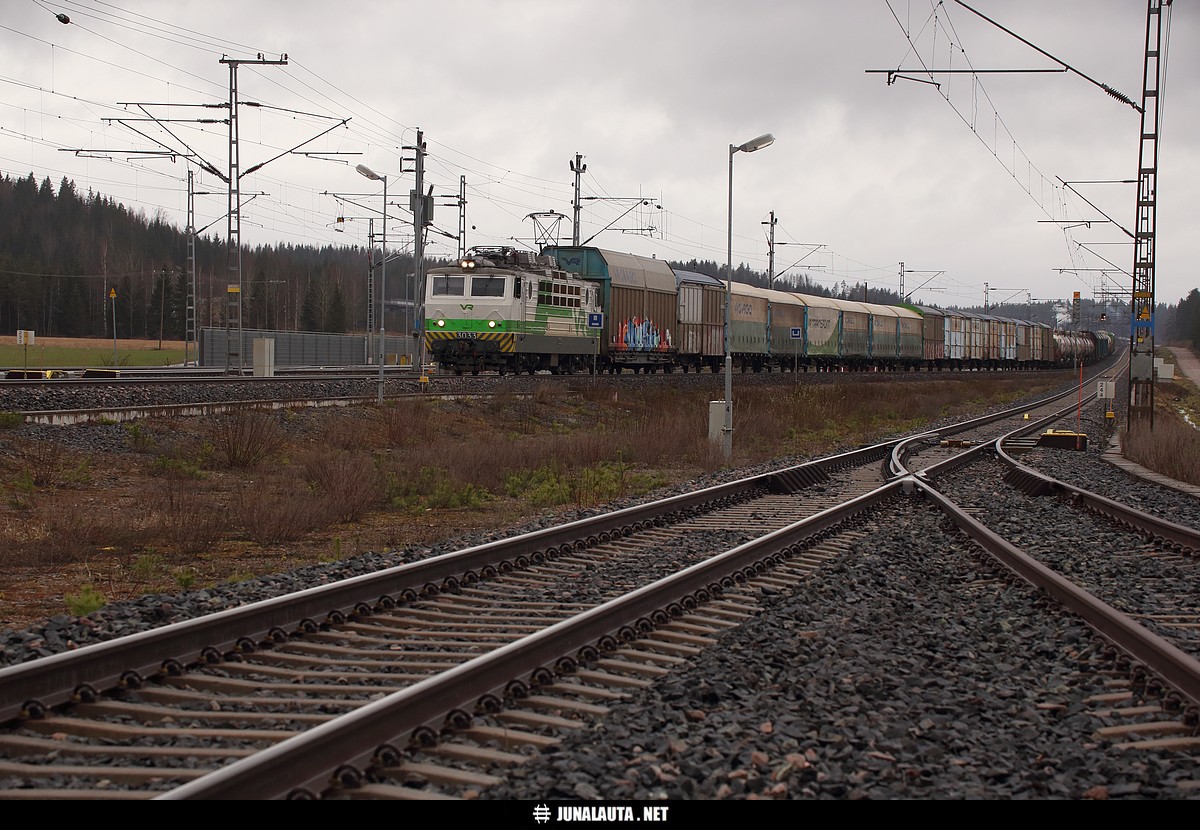 T3025 @ Hakosilta 02.05.2015
Avainsanat: T3025 Sr1_3033 kaksoisraide 20150502