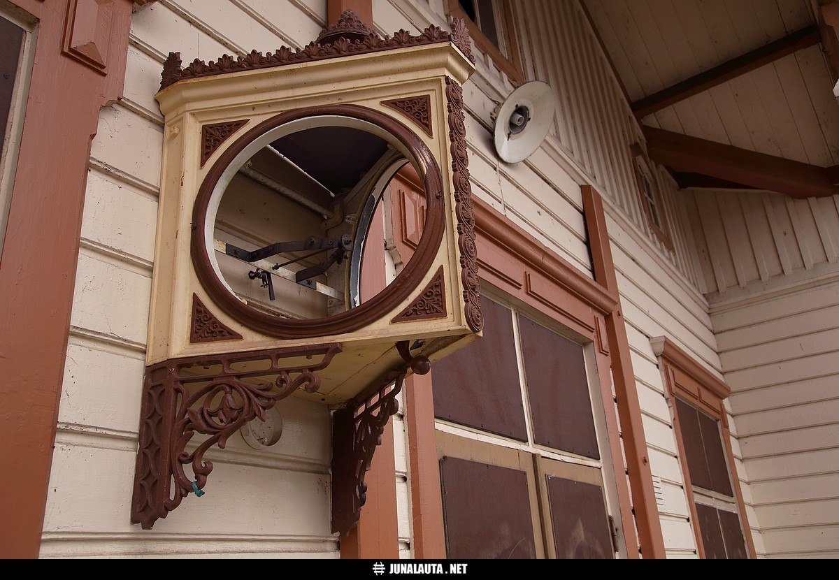 Alavuden aseman kello ... 27.05.2016
Kello on missä? Varastettu? Rautatiemuseon takavarikoima? 
Avainsanat: aseman_kello 20160527