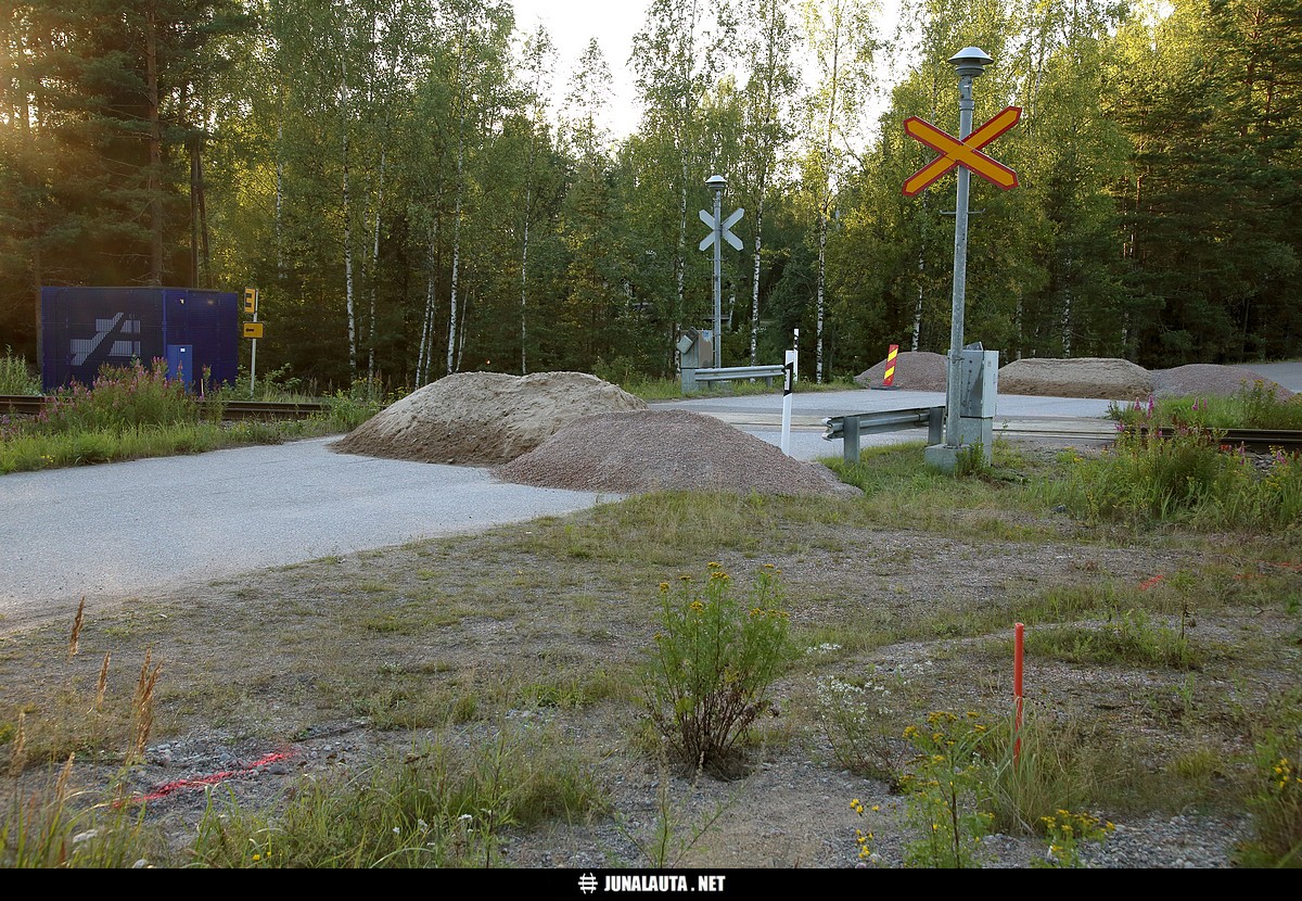 "Manngård 150+230" @ Meltola 07.08.2016
Avainsanat: poistettu_tasoristeys 20160807