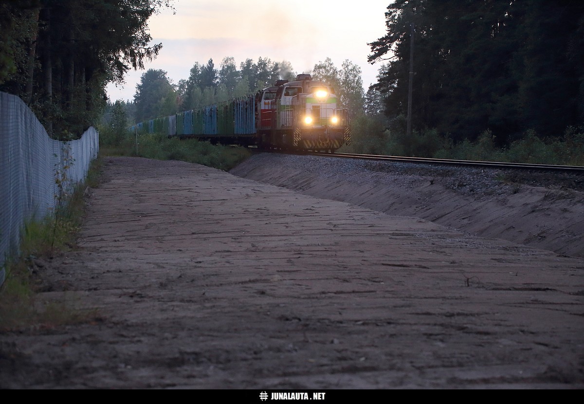 T3685 @ Meltola 07.08.2016
Meltolan romuttamon vastapoistettu linjavaihde.
Avainsanat: T3685 raakapuujuna Dv12_2639 Dv12_2537 20160807 karjaalaine