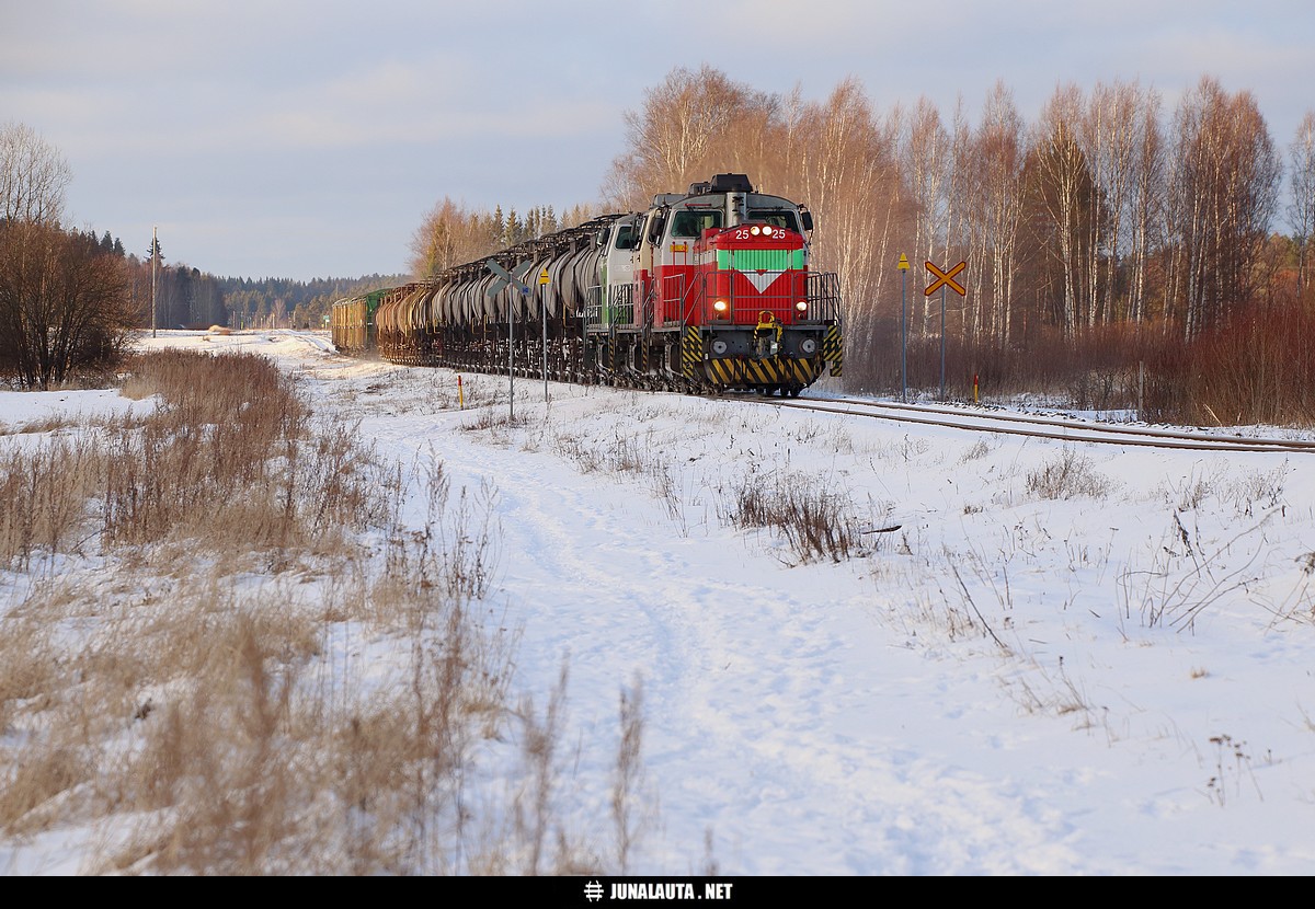 T3503 @ Raisio 25.02.2017
Avainsanat: T3503 Dv12_2525 Dv12_2652 Dv12_2630 tasoristeyskuva kaupunkilaine 20170225