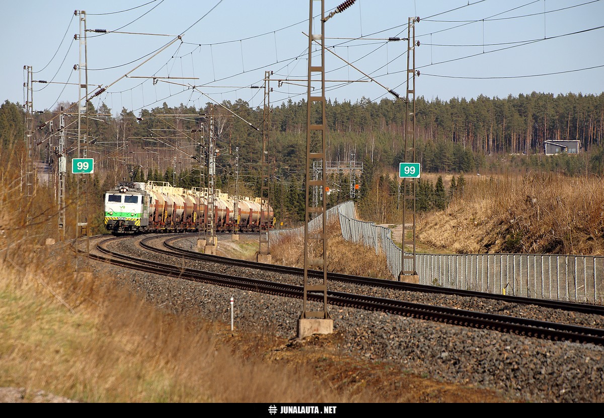 T3109 @ Harviala 15.05.2017
Avainsanat: Sr1_3044 T3109 sköldvikiläine 20170515