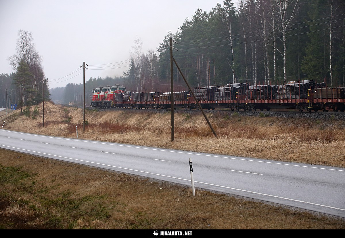 T58531 @ Leksvall 09.03.2020
Avainsanat: T58531 lappohjalaine rautajuna 20200309 Dv12_2528 Dv12_2508 Dv12_2534