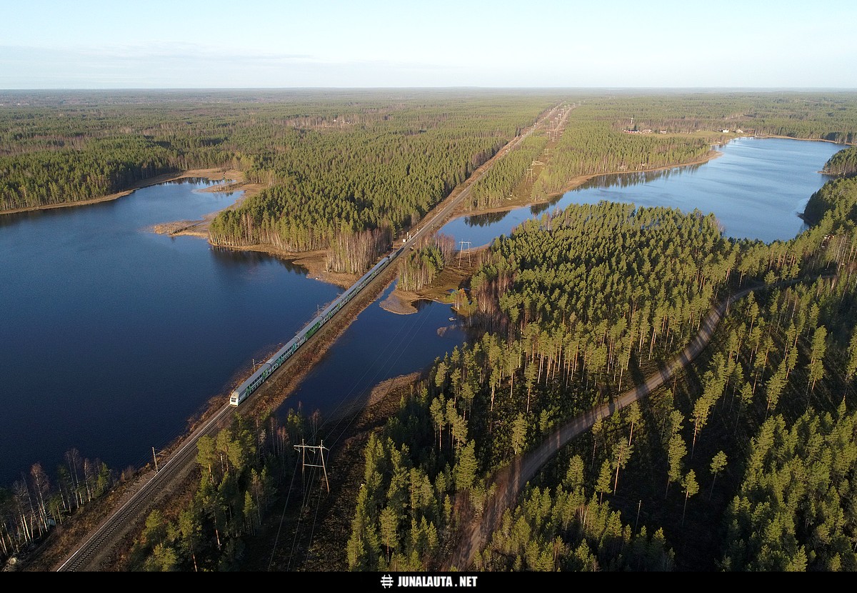 IC36 @ Poikkeus (Parkano) 06.11.2020
Avainsanat: IC36 dronekuva 20201106 pengerkuva