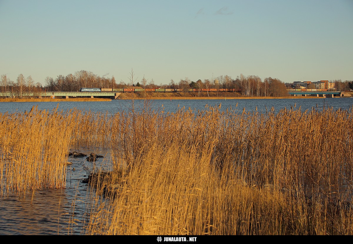 T7306 (Operail) @ Tammisaari 09.11.2020
Ei kahta ilman kolmatta - Operail:n kolmas hiilijuna Koverharin satamaan!
Avainsanat: T7306 Operail Dr20 Dr20_29008 hiilijuna 20201109 koverharilaine siltakuva