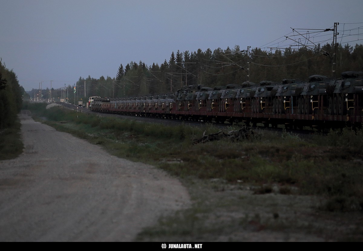 T48xx (Nns-Vhj) @ Poikkeus (Parkano) 02.06.2021
23:35
Avainsanat: T48xx Dv12_2547 Dv12_2627 sotilasjuna 20210602