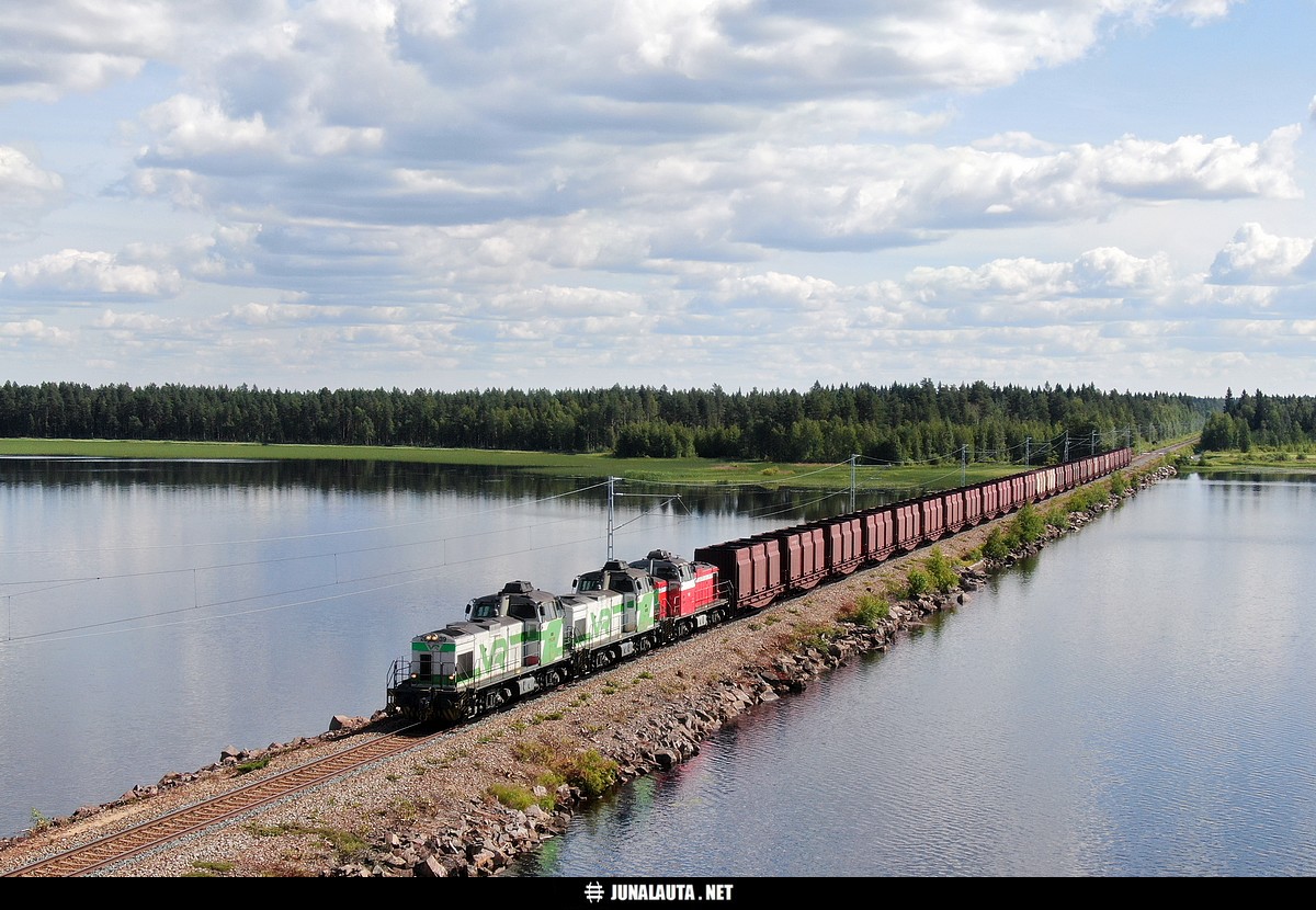 T4471 @ Kuonanjärvi 11.07.2023
Avainsanat: 20230711 Dv12_2639 Dv12_2601 Dv12_2508 pengerkuva dronekuva T4471 rikastejuna Innofreight siilinjärveläine